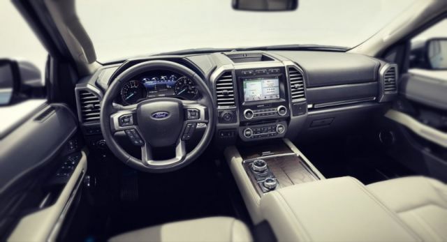 2019 Ford Explorer interior