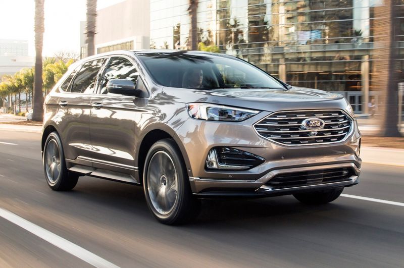 2019 Ford Edge front