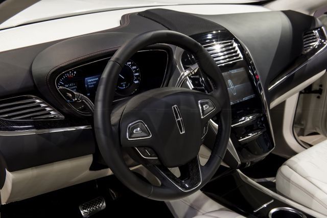 2019 Lincoln MKC interior