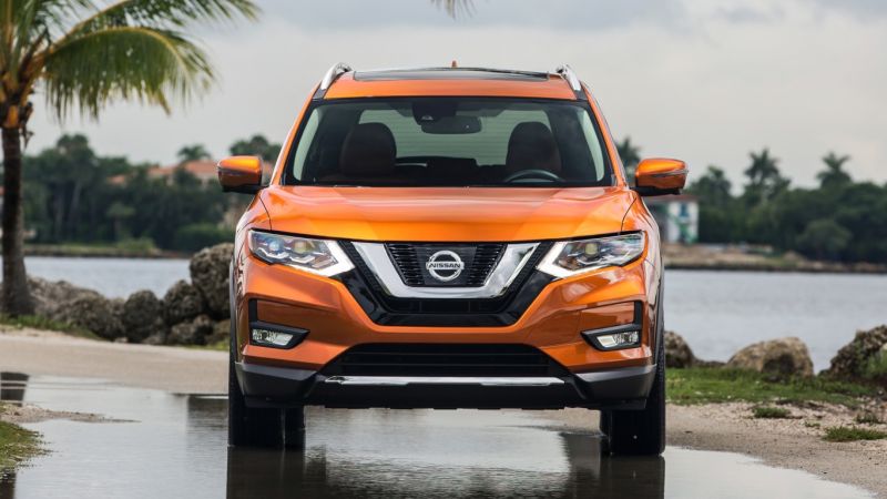 2020 Nissan Rogue front