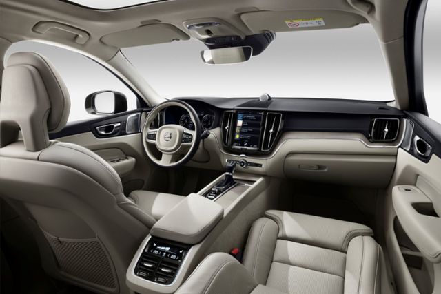 2019 Volvo XC60 interior