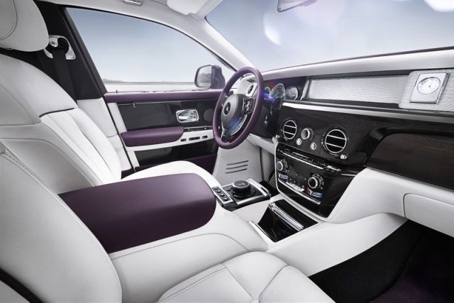 2019 Rolls-Royce Cullinan interior
