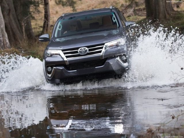 2019 Toyota Fortuner front