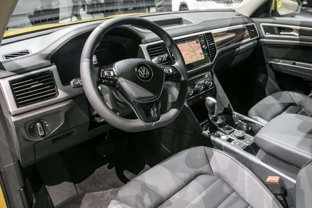 2019 VW Atlas interior