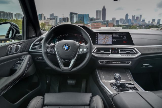 2020 BMW X6 interior