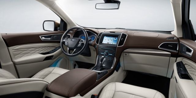 2020 Ford Edge interior