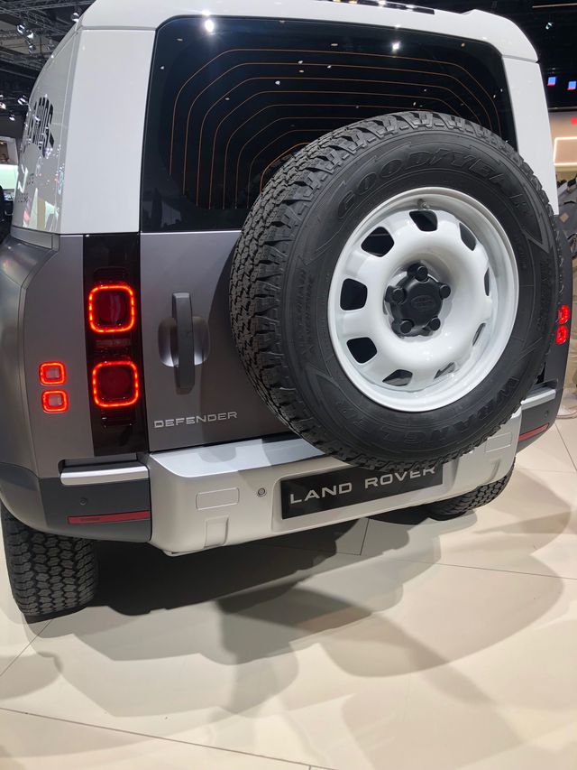 2020 Land Rover Defender rear Frankfurt Show