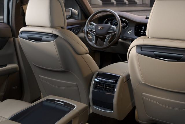 2020 Cadillac XT7 interior