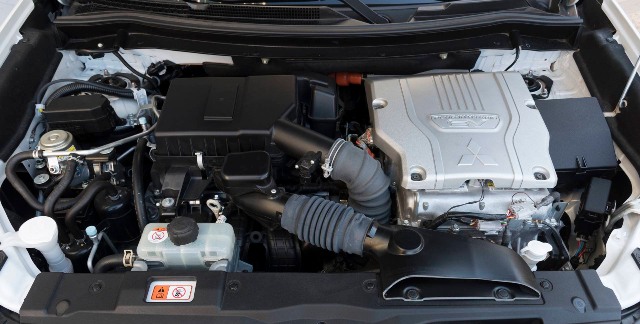 2021 Mitsubishi Outlander engine
