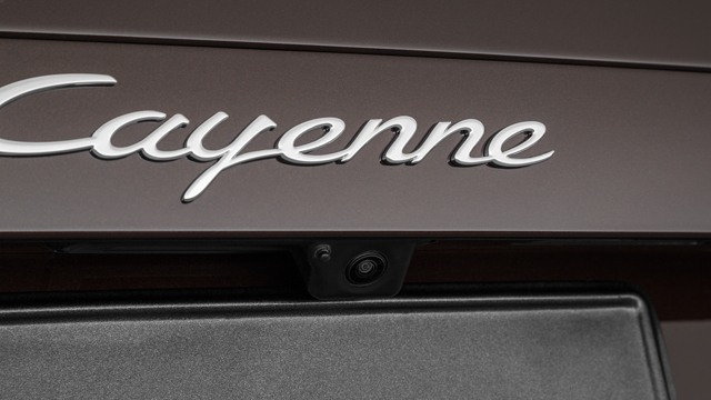 2021 Porsche Cayenne exterior