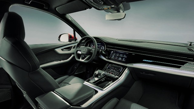 2021 Audi Q7 interior