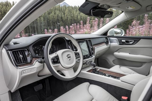 2021 Volvo XC60 interior