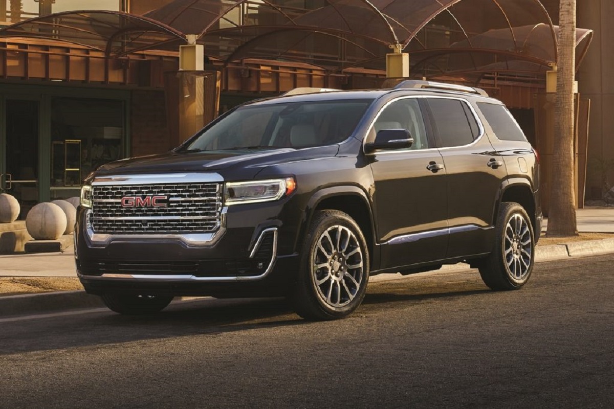 is-the-2023-gmc-acadia-sle-premium-enough-or-do-you-need-to-go-higher