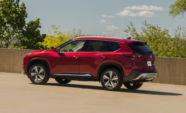 2022 Nissan Rogue side