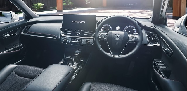 2022 Toyota Crown Kluger interior