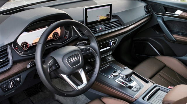 2023 Audi Q5 interior