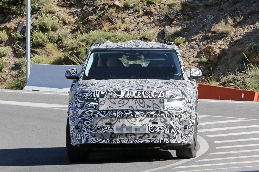 2023 Land Rover Range Rover Sport front
