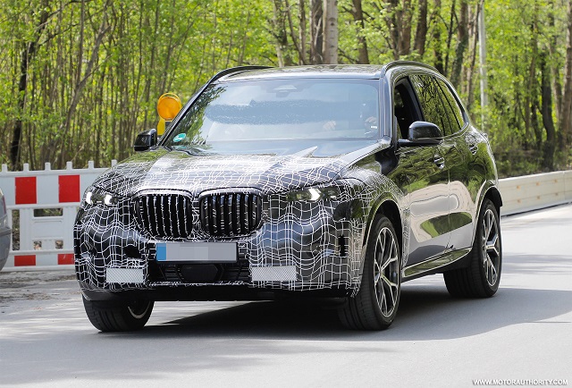 2024 BMW X5 front facelift