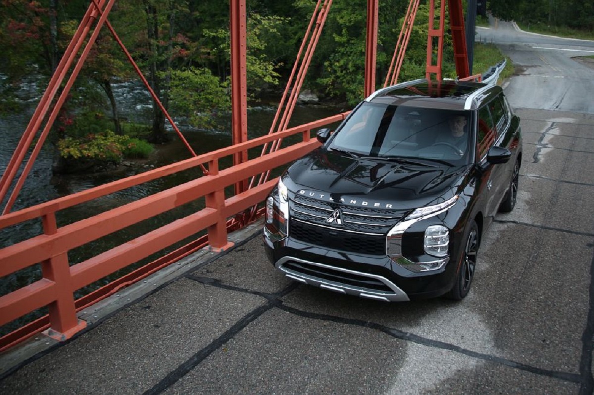 2024-mitsubishi-outlander-redesign-phev-specs-price-and-release-date-2023-2024-new-suv