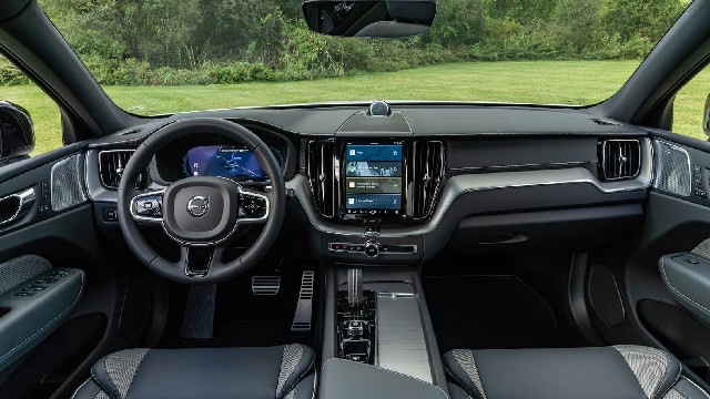 2024 Volvo XC60 interior
